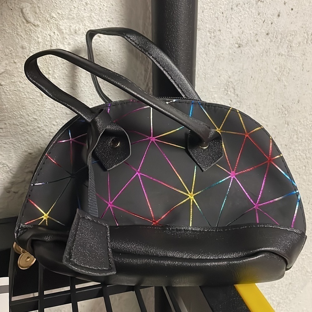 Black Geometric Ombre Design Dome Mini Bag - Picture 13 of 14